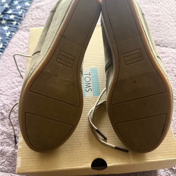 TOMS Women's Classic Tan Ankle Booties - Picture 3 of 4